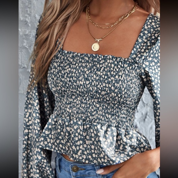 Floral Smocked Peplum Top - Picture 5 of 7